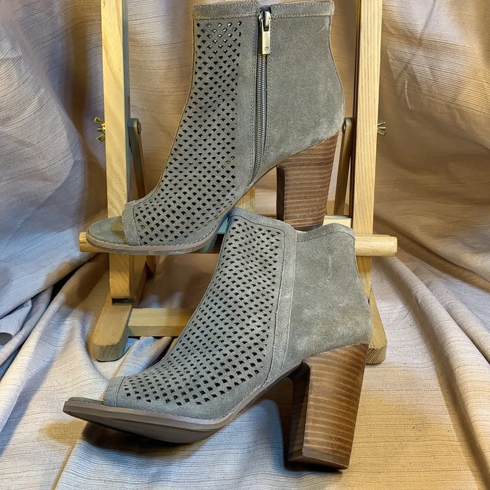 NWT Lucky Brand leather peep toe ankle booties